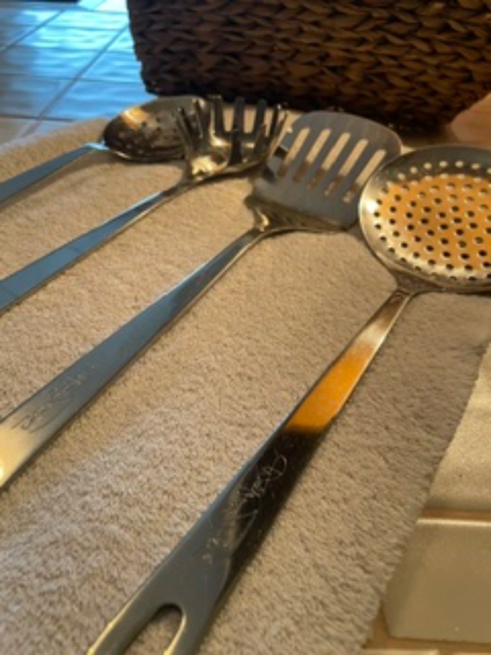 EUC WOLFGANG PUCK Bistro Collection Stainless Steel Utensil Set (4) - Picture 5 of 7